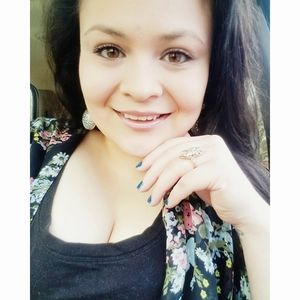 Meet your Posher, Desiree